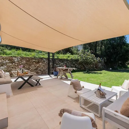 Finca Palladino بيت للعطل إِستيبونا